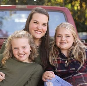 Meet your Posher, Madee